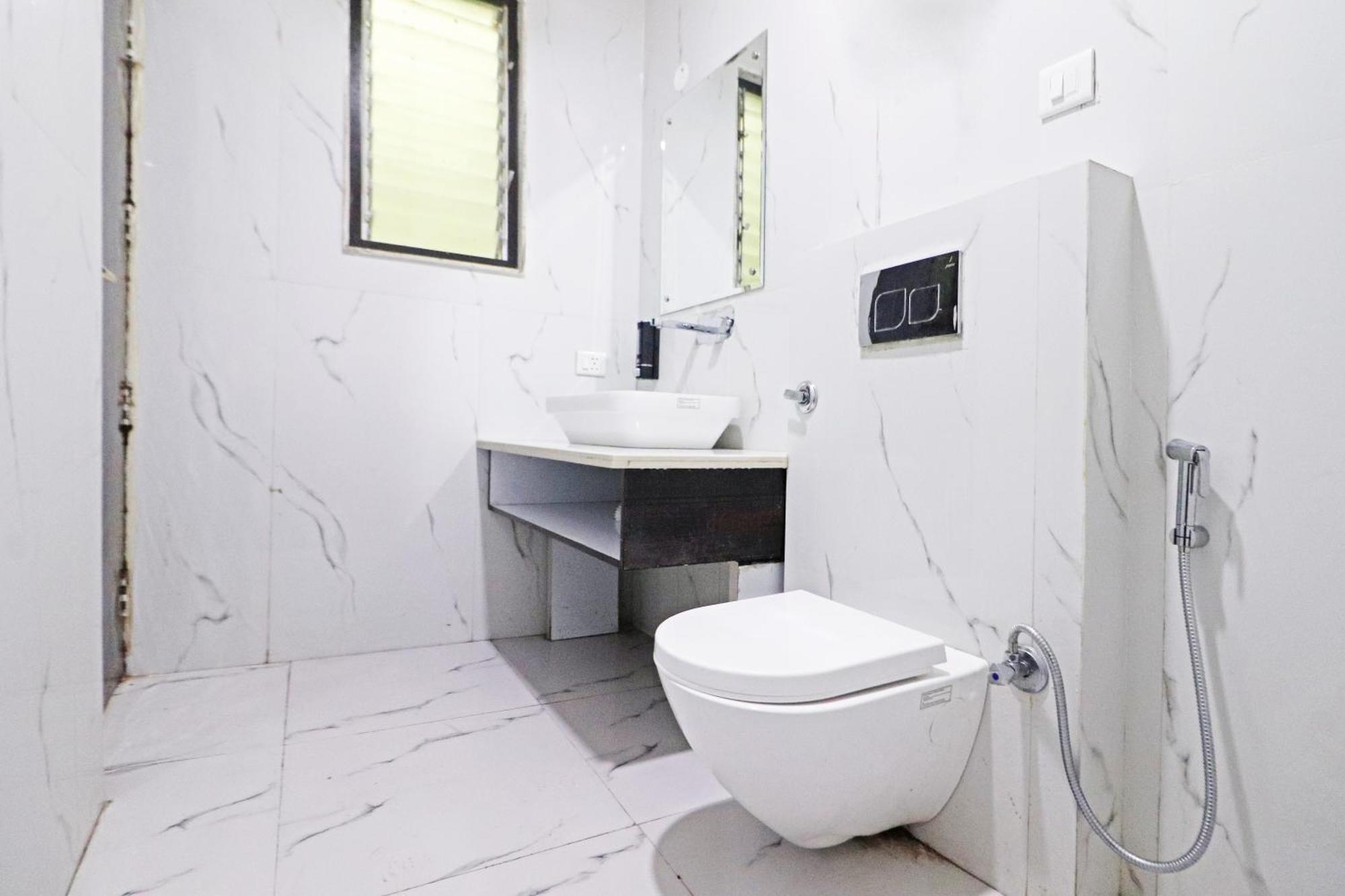 Hotel Qubic Near Igi Delhi Airport Új-Delhi Kültér fotó