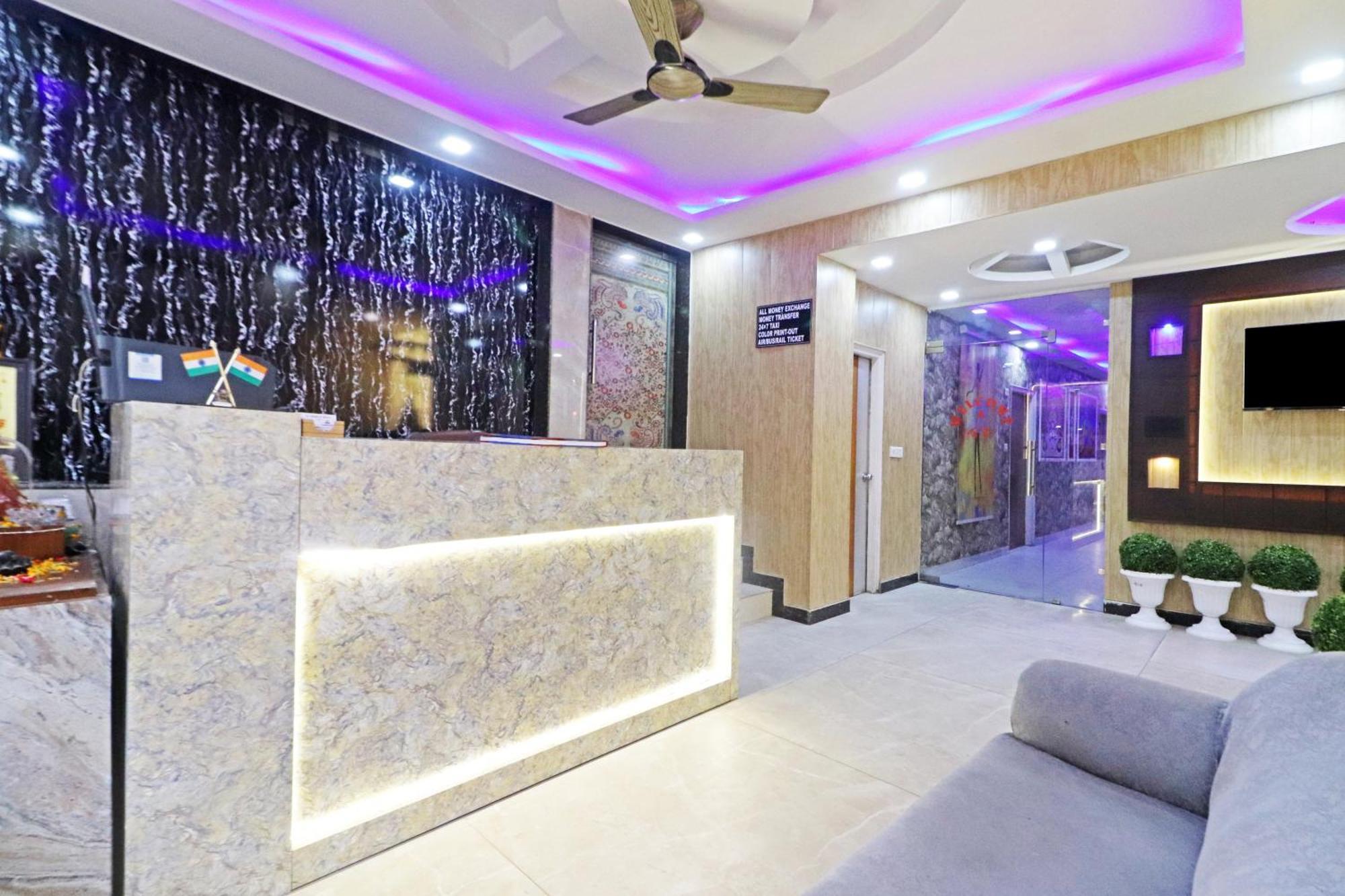 Hotel Qubic Near Igi Delhi Airport Új-Delhi Kültér fotó